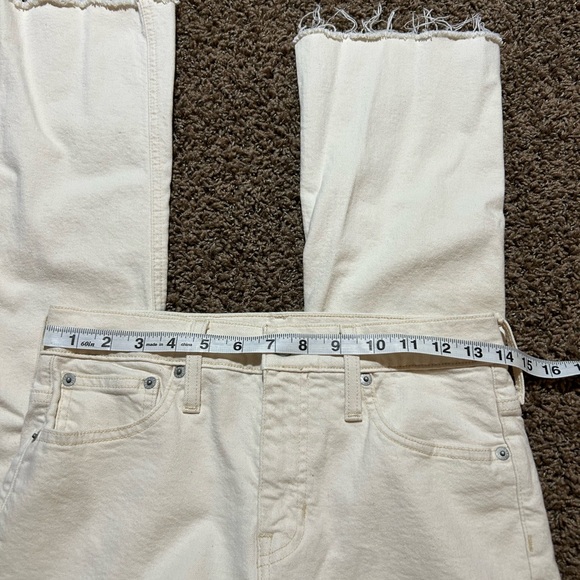 J Crew 9” Demi Boot Crop Off-White Frayed Jeans Size 26T - Picture 6 of 11